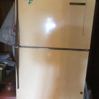 Refrigerator 