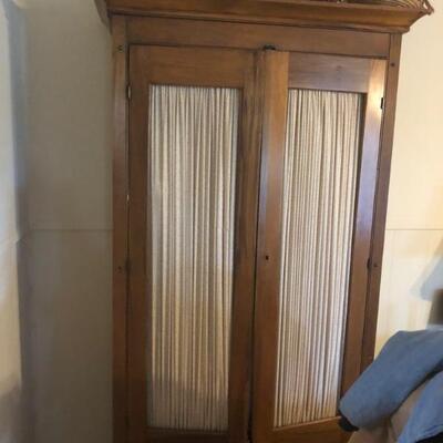 Primitive 2 Door Cabinet 