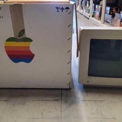 4520 â€¢ Apple Color RGB Monitor  Screen Measures Approx: 11". 