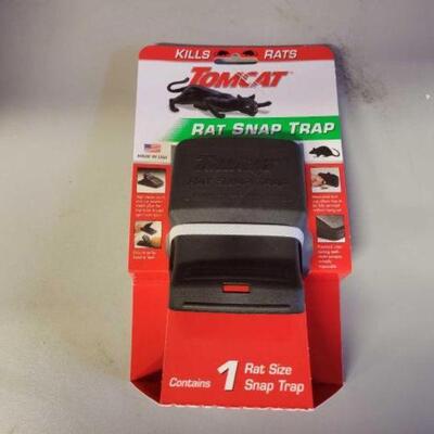 #6076 â€¢ 8 Tomcat Rat Snap Traps