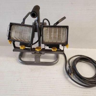 #5650 â€¢ Chicago Dual Head Work Light with Stand
