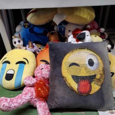#6474 â€¢ Stuffed Animals