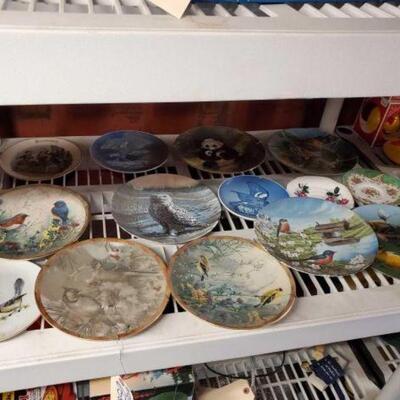 #6582 â€¢ 14 Decorative Plates