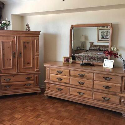 Boyd Crusade 7-piece maple bedroom 