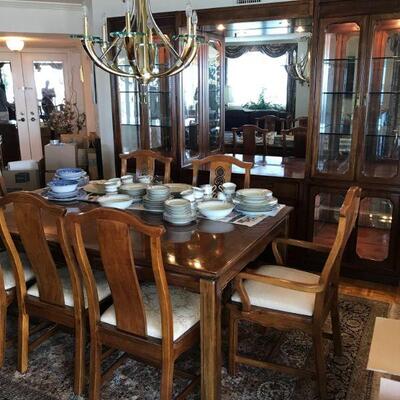 Gorgeous Thomasville Mystique II formal dining room set.