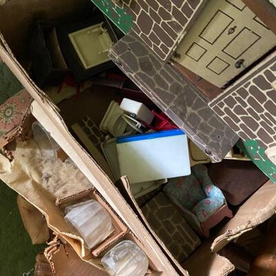 Vintage dollhouse and furniture 1937/39 Berkshire by Rich Toy Company