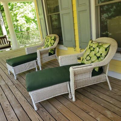 white wicker chaise