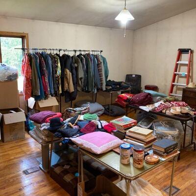 Men's XL clothing, bedding, more