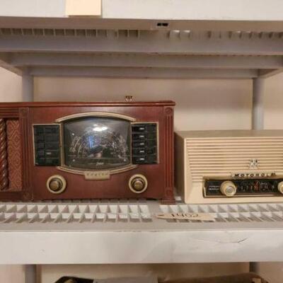 #1402 â€¢ Zenith Radio And Motorola Golden Voice Radio