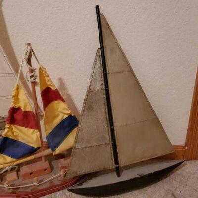 #1522 â€¢ 3 Model Ships