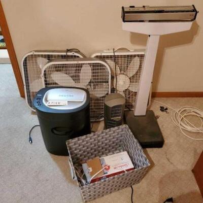 #1518 â€¢ Fans, Paper Shredder, Scale, Heating Pad and Storage Bin