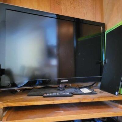 #1342 â€¢ 40" Samsung TV Mohu Leaf Antennas