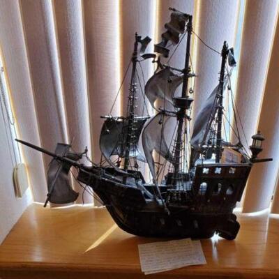 #1414 â€¢ Antique Model Ship: Measures Approx: 22"Ã—5"Ã—21". 