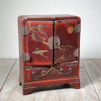 CHINESE JEWELRY BOX | Painted wood jewelry chest decorated with a crane and blossoming branches, with patinated pressed brass hardware,...