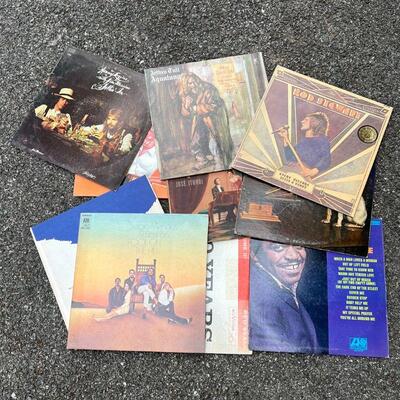 GROUP VINYL RECORDS | Including Jethro Tull "Aqualung", Rod Stewart "Every Picture Tells a Story", Sergio Mendes,...
