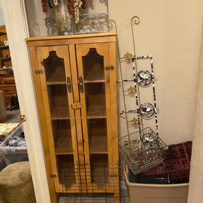 Metal mesh footed cabinet