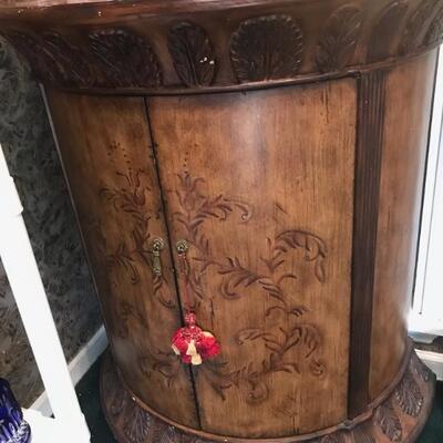 Painted cabinet $95 "as is"
36 X 18 X 41"