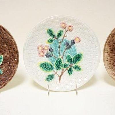 1081	LOT OF 3 ANTIQUE MAJOLICA BOWLS, 8 1/2 IN
