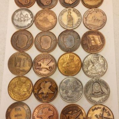 https://www.ebay.com/itm/115536323991	LAN3901 VINTAGE LOT OF 24 BRONZE MARDI-GRAS DOUBLOONS
