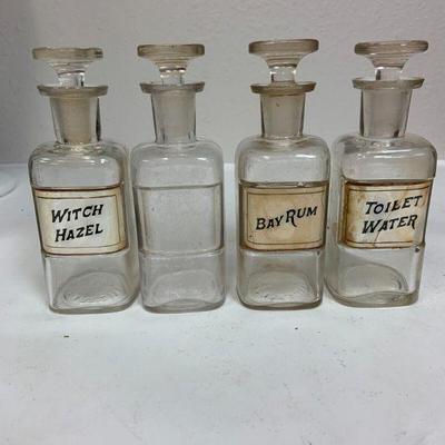 https://www.ebay.com/itm/125528284470	JF4006 W.T & Co. Pharmacy Bottles Lot of 4 
