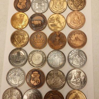 https://www.ebay.com/itm/125526212861	LAN3895 VINTAGE LOT OF 24 BRONZE MARDI-GRAS DOUBLOONS
