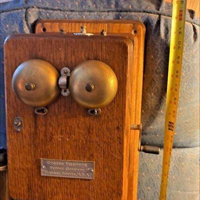 https://www.ebay.com/itm/125528284460	NW1017 ANTIQUE HANDCRANK WALL MOUNT TELEPHONE BOX FROM CHICAGO TELEPHONE COMPANY
