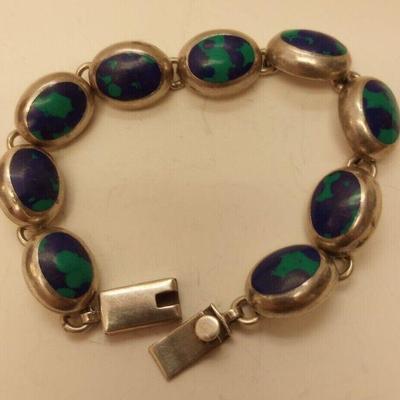 https://www.ebay.com/itm/115540807689	RAB3047 VINTAGE 7 7/8 INCH MEXICAN STERLING SILVER & BLUE STONE BRACELET
