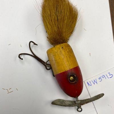 https://www.ebay.com/itm/115541116875	NW5913 - BIG Hand Painted Wood Antique Lure 8"
