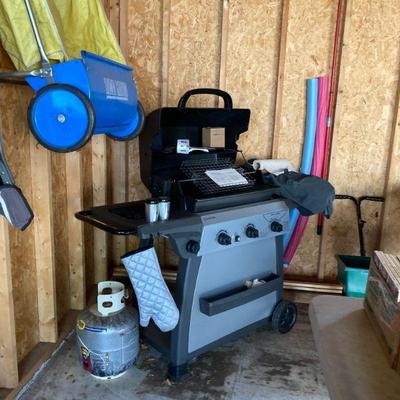 gas grill with accessories
