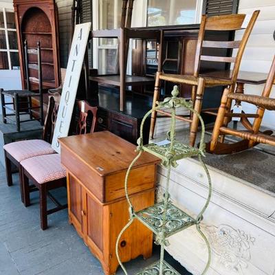 Estate sale photo