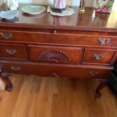 Vtg. mahogany blanket chest