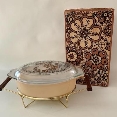 Pyrex â€œ Floral Bubbles â€œ casserole w/ box