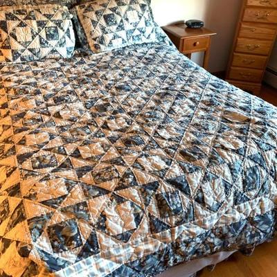 Laura Ashley quilt and pillow covers