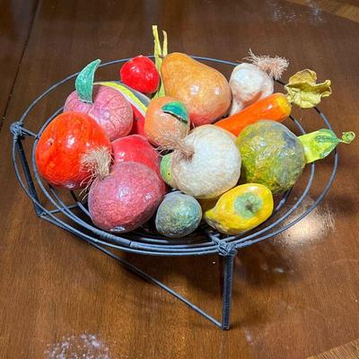 KITCHEN BASKET & PAPER MACHE FRUITS  |   Wire fruit basket filled with paper mache fruits and vegetables - h. 6 x dia. 15 in. (basket)