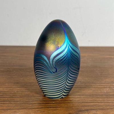 ROBERT EICKHOLT GLASS PAPERWEIGHT  |  Robert Eickholt studio art glass 1988 paperweight signed and dated on the bottom - h. 4.25 x dia....