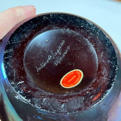 (3pc) ROBERT HELD ART GLASS  |  Small iridescent art glass hearts, each signed on the bottom - l. 2.5 x w. 2.25 in. (each approx)