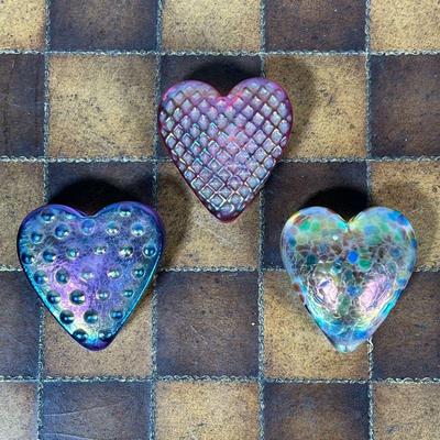 (3pc) ROBERT HELD ART GLASS  |  Small iridescent art glass hearts, each signed on the bottom - l. 2.5 x w. 2.25 in. (each approx)