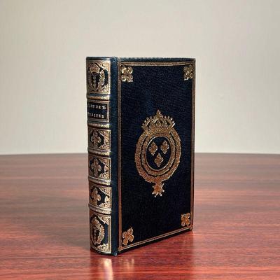 L'ART DE BIEN TRAITER  |
1978 facsimile edition of 1674 work by L.S.R., fully bound in gilt tooled leather - l. 6.25 x w. 4 in.