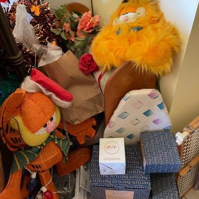 Garfield collectibles galore!!!