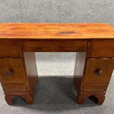 Wooden 2- Drawer Des