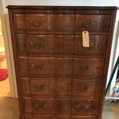 Chest of drawers $179
33 X 20 X 48"
