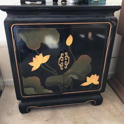 $225
Chest $225 24 X 14 X 28"