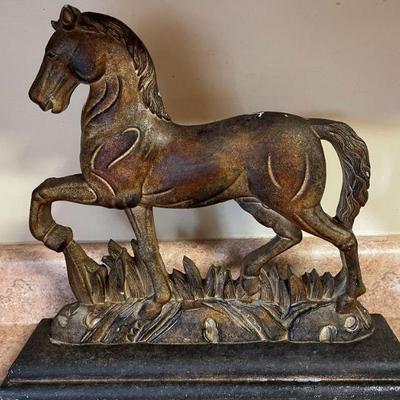 Horse statue