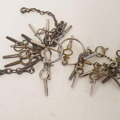 1029	LOT OF ASSORTED POCKET WATCH KEYS
