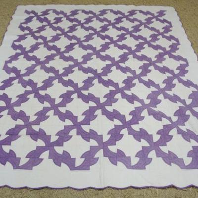 1038	ANTIQUE HAND SEWN QUILT, DRUNKARDS PATH PATTERN, APPROXIMATELY 6 FT 1 IN X 7 FT 1 IN
