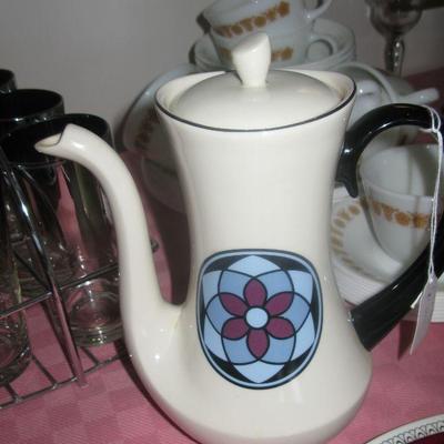 pickard mosaic teapot   1972 