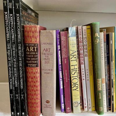Lot 032-B: World Art and Art History Books

Includes: 
â€¢	An eclectic mix of art history and art books spanning a variety of cultures...
