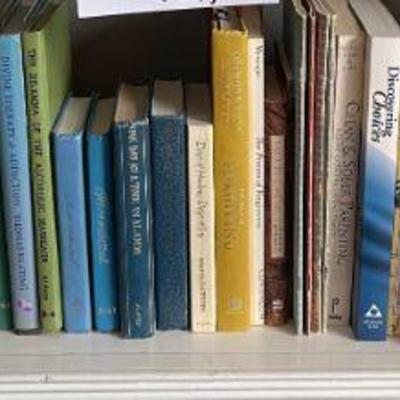 Lot 033-B: Recovery and Self-Improvement Library

Includes: More than 45 books and pamphlets devoted to topics such as
â€¢	Twelve-steps...