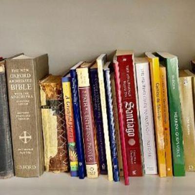 Lot 034-B: Contemporary Art Book Collection

Features: A dozen hardcover and softcover books spanning contemporary Western art, design...