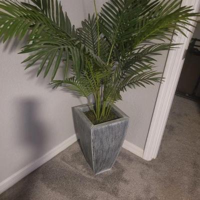 Artificial potted plant